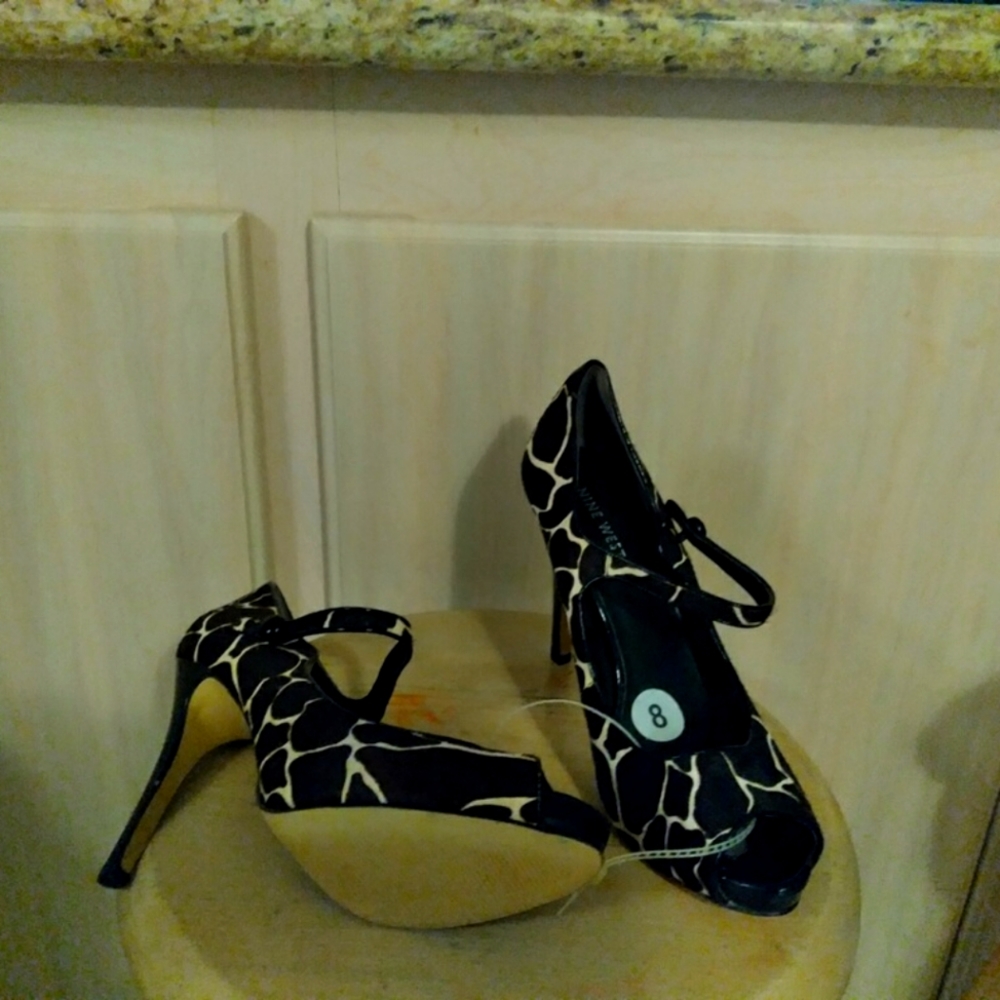 Women's size 8 shoes